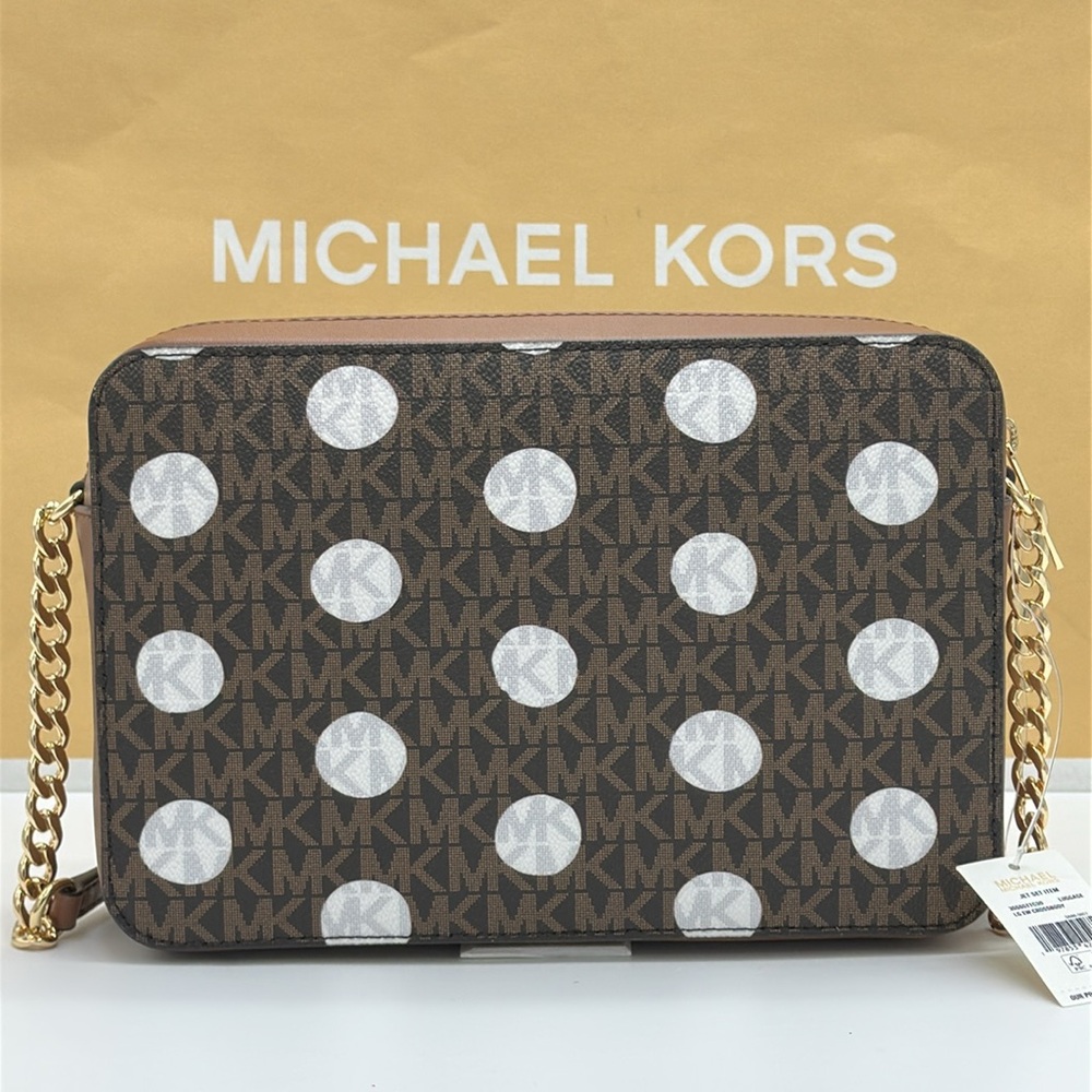 MICHAEL KORS
Jet Set Large East West Zip Printed Logo Crossbody Bag
Luggage - Picture 6 of 12